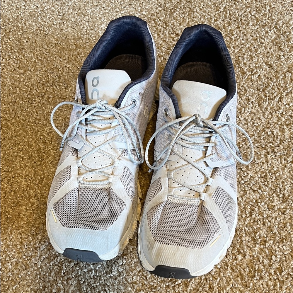 On Cloud 5 Running Men's Size 12 Athletic Shoes in Light Gray